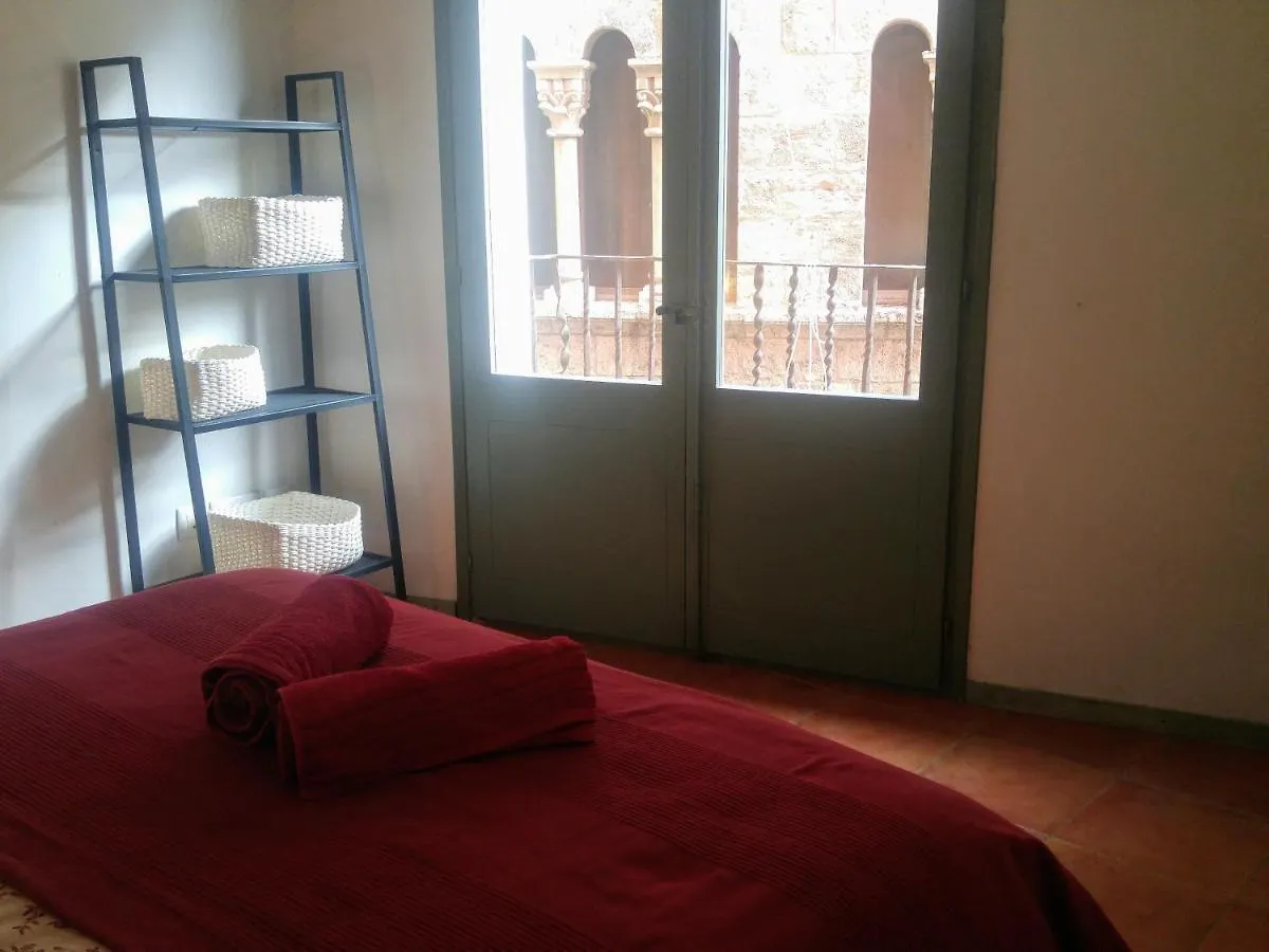 Apartamentos Saltarel-Lo Besalu Apartment